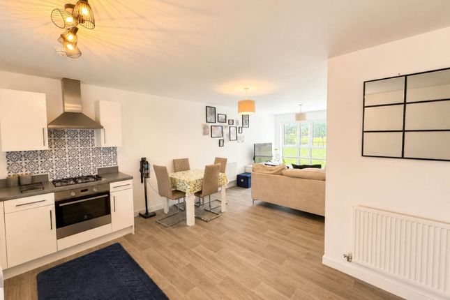 28, Airoh End, Weston-super-Mare photo 3