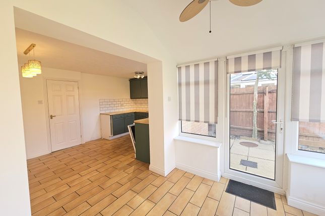 Riverstone Way, Northampton photo 4