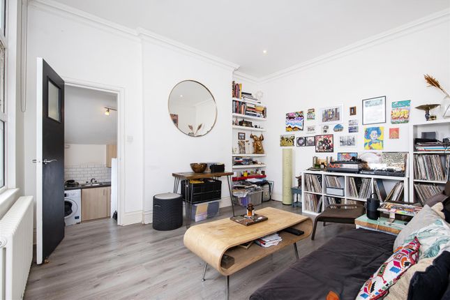 Flat for sale in Springwell Avenue, London