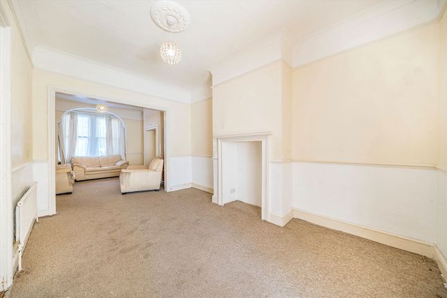 9, Bernard Avenue, London photo 2