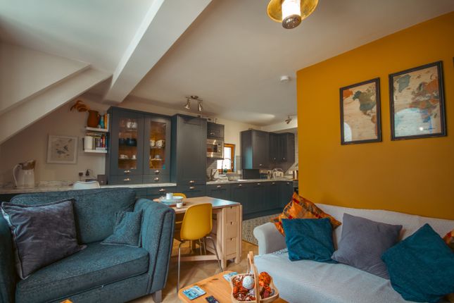 Flat 4, Somerset Court, Fore Street, Fowey photo 4