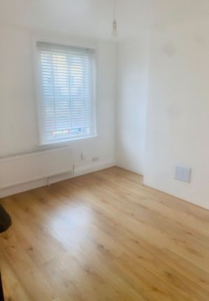 Thumbnail Town house to rent in London Road, Thornton Heath