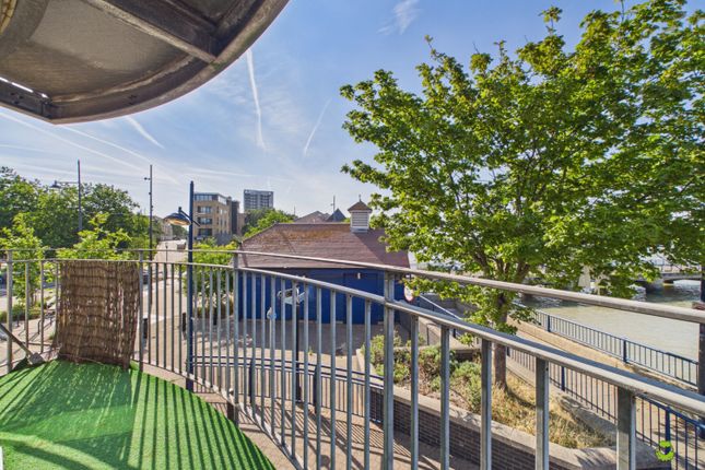 3, Wharfside Close, Erith photo 4
