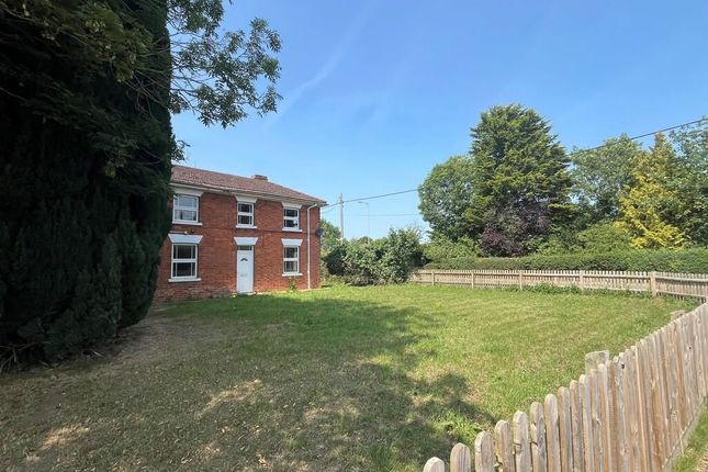 3-bed detached on 162, Main Road, Spalding, £135,000