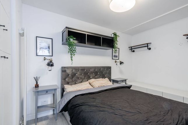 Thumbnail Flat to rent in Challoner Crescent, West Kensington, London