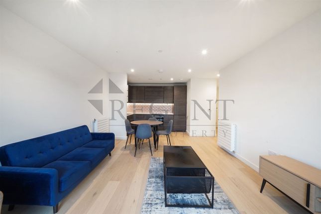 49, Flat 48, Royal Crest Avenue, London photo 3