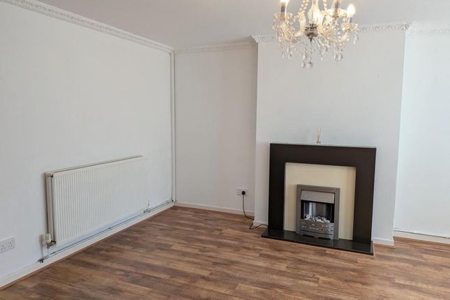11 Tir Einon, Llwynhendy photo 5