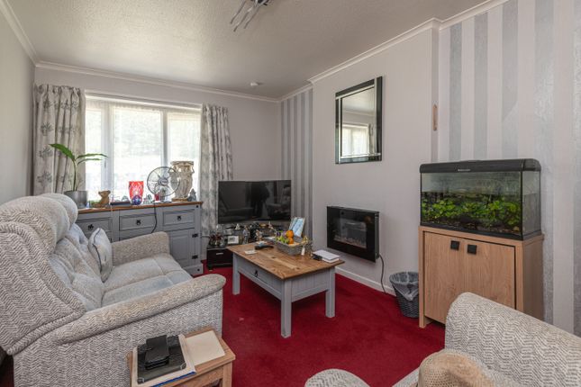 53, Acaster Drive, Bradford photo 2