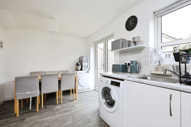 44, Angelica Grove, Isle of Wight photo 4