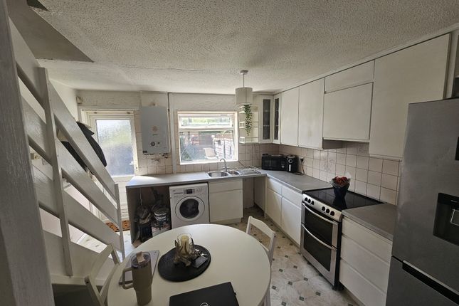 Summersgill Close, Heywood photo 4
