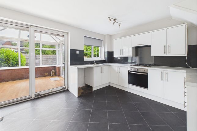 26 Merton Grove, Manchester photo 3