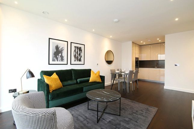 Thumbnail Flat to rent in Glacier House, The Residence, Nine Elms, London