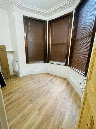 Flat 2, 38b Mansfield Road, Ilford photo 5