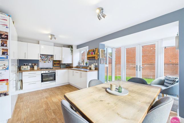 Sunderland Cloise, Church Gresley (13).Jpg