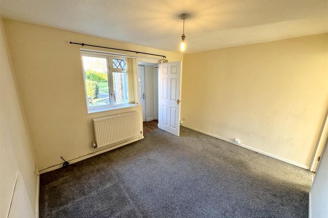 19, Laburnam Way, Chepstow photo 2