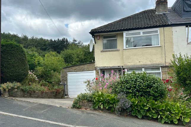 4, Ashfield Grove, Bradford photo 2