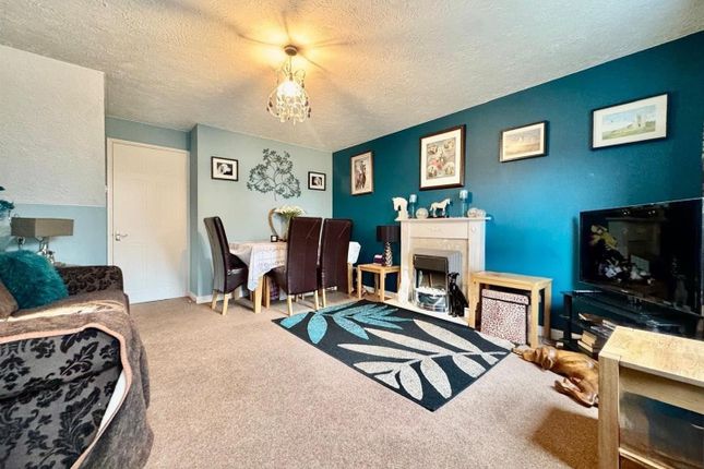 71, Priory Gardens, Burnham-On-Sea photo 4