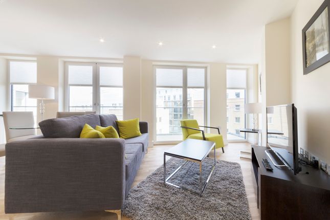 Flat for sale in Elite House / Artisan Place, Canary Gateway, London