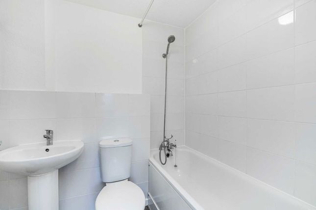 17, Tangley Park Road, Hampton photo 5