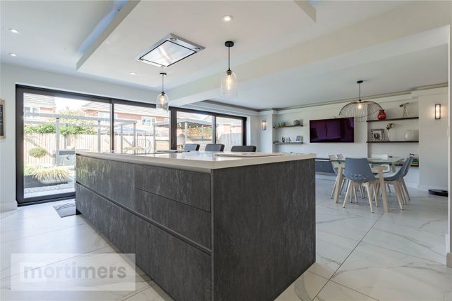6, Victoria Close, Whalley photo 4