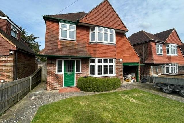 Thumbnail Detached house to rent in Queen Eleanors Road, Guildford