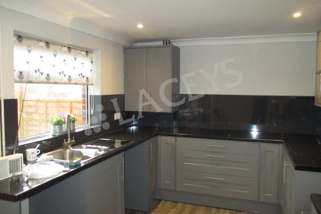 33 St. Johns Road, Yeovil photo 2