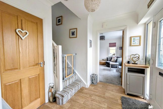 8, Tirydderwen, Llanelli photo 2