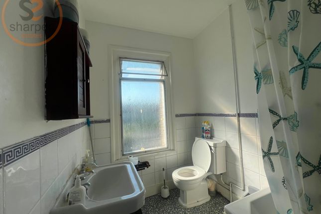 Copy of 21 Washington Road, Worcester Park photo 3
