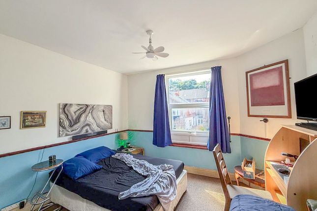 303, Spring Bank West, Hull photo 4