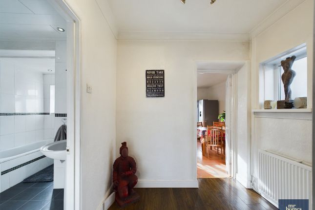 23, Mostyn Road, Cardiff photo 4