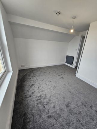 flat 3 439, abergele road , old colwyn  photo 5