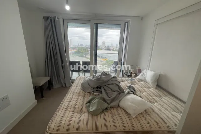 LD-Enderby Wharf, 19, Telegraph Avenue, London photo 3