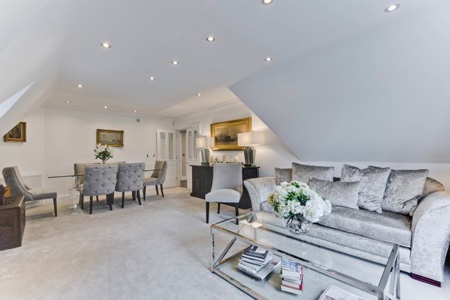 Thumbnail Flat to rent in Ormonde Place, Weybridge, Surrey