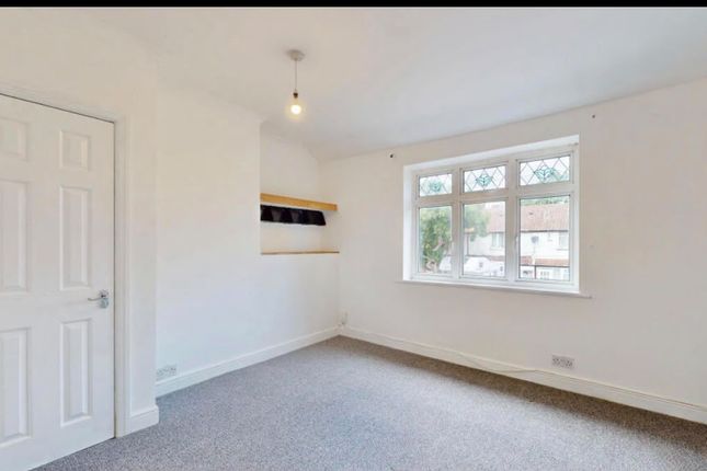 Warwick Crescent, Hayes photo 4