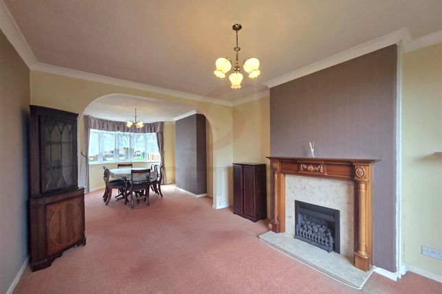 25, Queensgate Drive, Leicester photo 3