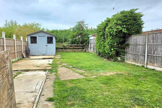 5 Bournemead Avenue, Northolt photo 2