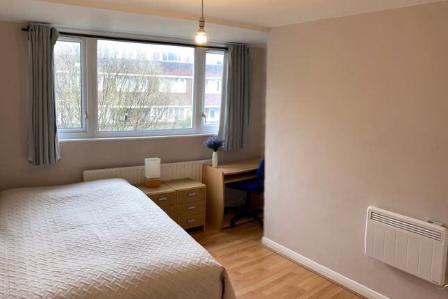 Room to rent in Finborough Road, London