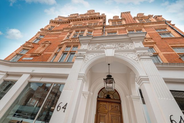Flat for sale in South Audley Street, Mayfair, London