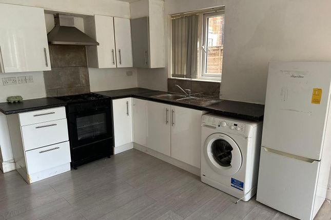 29 Bulstrode Avenue, London photo 2