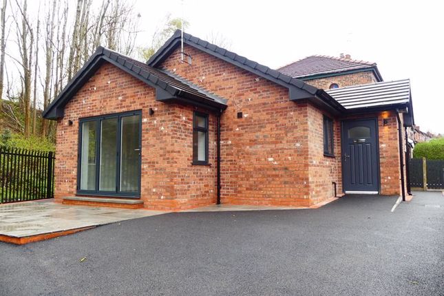 Detached bungalow to rent in Block Lane, Chadderton, Oldham