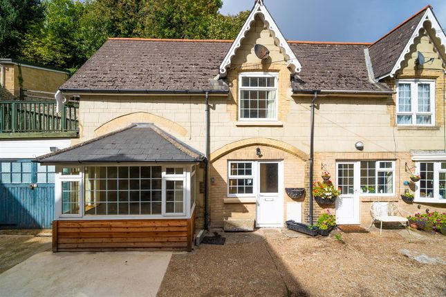 2 Edgeley, The Grove, Ventnor photo 2