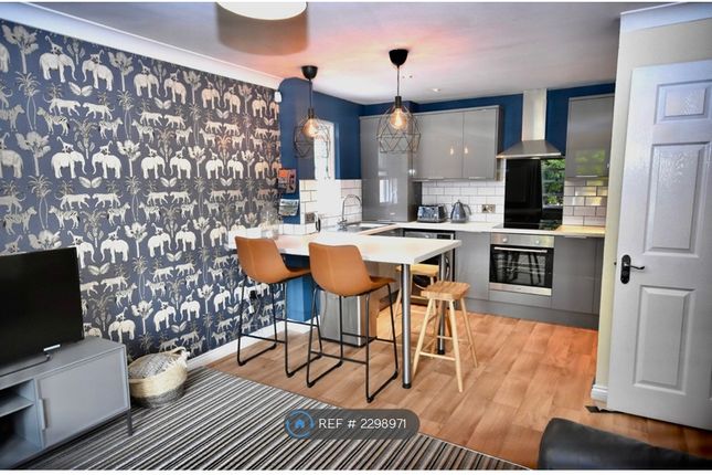 2-bed flat on Durham, £1,800/mo