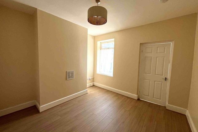 104a, Broxtowe Drive, Nottinghamshire photo 2