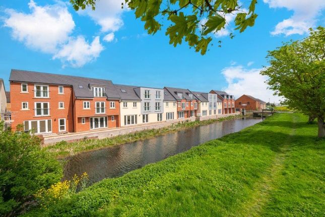 Town house for sale in Eastgate, Bourne