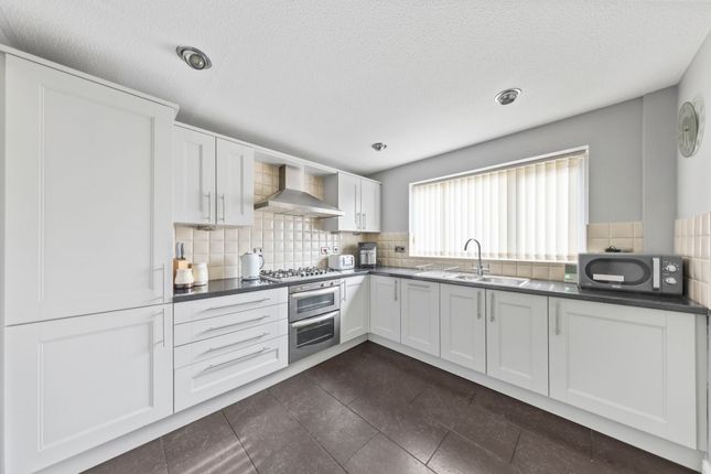 27 The Copse, Newton-Le-Willows photo 3