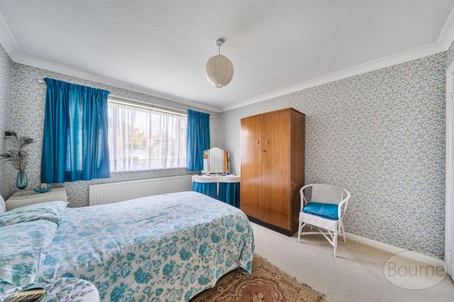 17, Birch Grove, Cobham photo 5