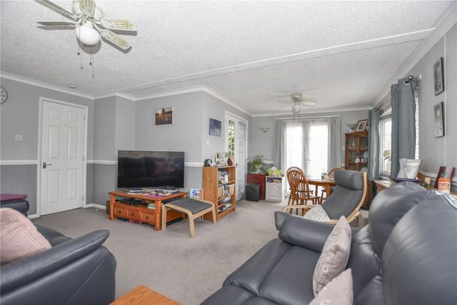1, Devon Close, Sandhurst photo 4