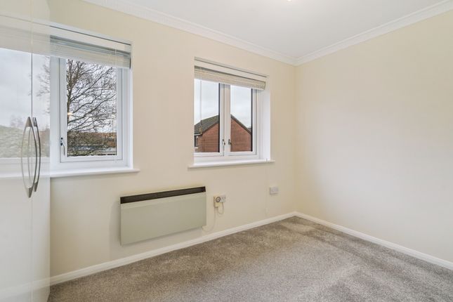 6 Tudor Court, King George V Road, Amersham photo 3
