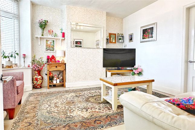 18, Lilmore Avenue, Manchester photo 2