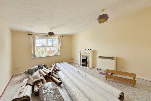 6, Cody Close, Aldershot photo 3